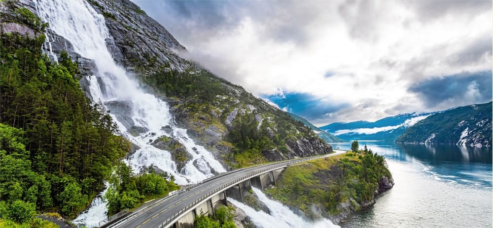 Kvinnafossen Waterfall